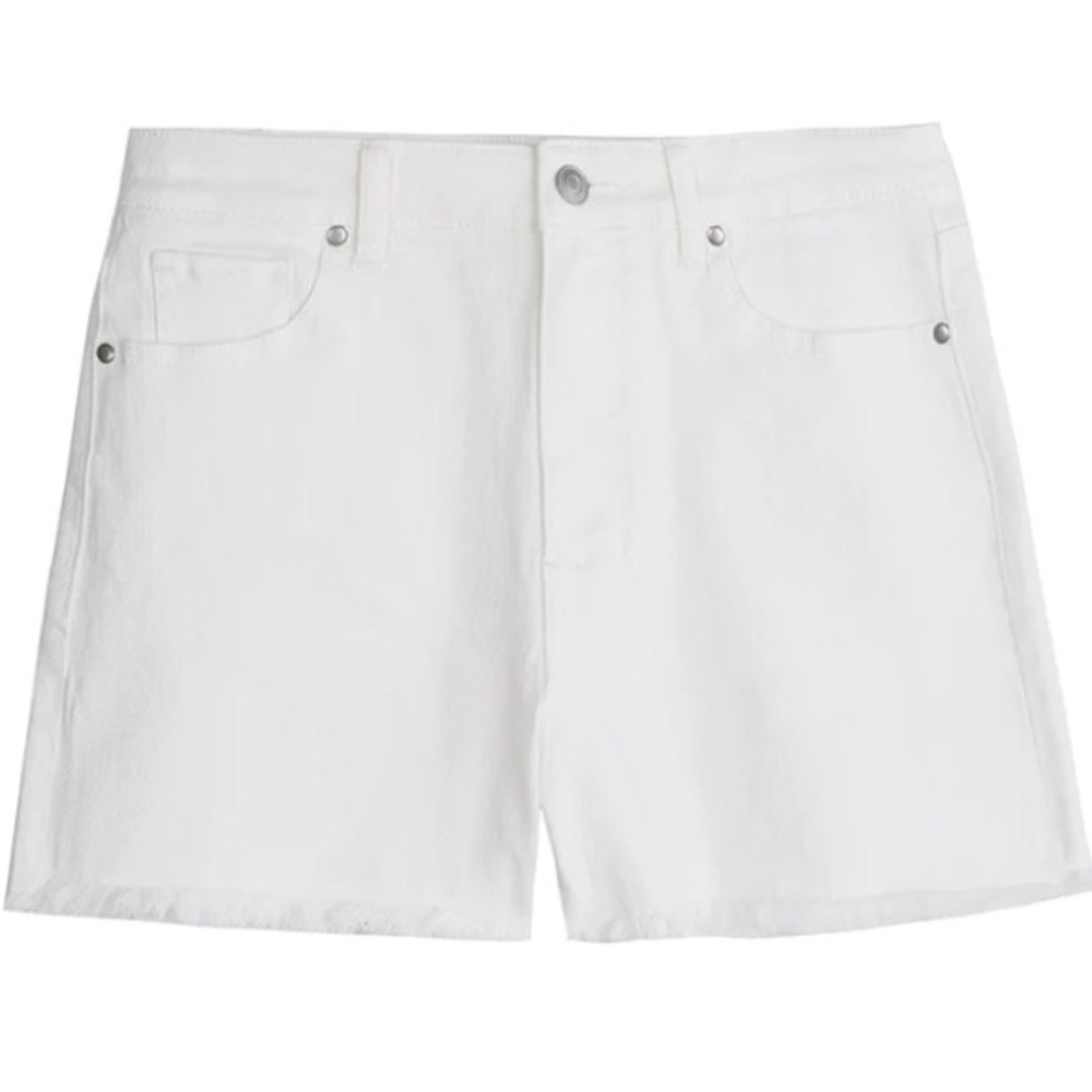 White denim shorts- Daily Thread
